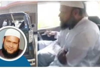 সিলেটের ফেঞ্চুগঞ্জে পিস টিভির ইসলামিক বক্তা আব্দুর রাজ্জাকের গাড়িতে হামলা
