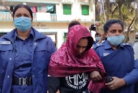 টিকটকে ভিডিও বানাতে বাধা দেওয়ায় স্বামীকে হত্যা করে মিতু!