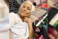 ছেলে ও পুত্রবধূর অত্যাচারে বৃদ্ধাশ্রমকে বেছে নিলেন অসহায় মা!