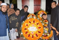 শহীদ মিনারে ভাষা শহীদদের প্রতি এমপি গোপালের শ্রদ্ধাঞ্জলি অর্পন