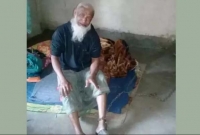 সম্পত্তি লিখে না দেওয়ায় বাবাকে শিকলে বেঁধে রাখে ছেলেরা