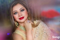 কার সাথে কার পরকীয়া এসব ভেবে মাথা নষ্ট করবেন না : আঁখি আলমগীর