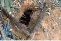 ১৭ বছর আগের পুরনো কবর খুঁড়ে অক্ষত অবস্থায় দুই মরদেহ পাওয়া গেছে!