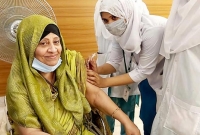  অভিনেত্রী আনোয়ারা করোনার টিকা নিলেন