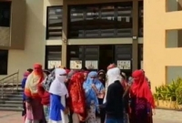 মহিলা হোস্টেলে ঢুকে ছাত্রীদের নগ্ন করে নাচানোর অভিযোগে বিদ্ধ মহারাষ্ট্র পুলিশ