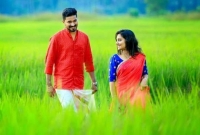 বয়সে বড় নারীকেই প্রেমিকা হিসেবে চায় পুরুষরা