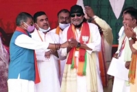 মমতার বিরুদ্ধে শুভেন্দুর হয়ে নন্দীগ্রামে প্রচারে যাচ্ছেন মিঠুন চক্রবর্তী