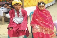 প্রেম সার্থক হলো দুই প্রতিবন্ধীর, মহাধুমধামে বিয়ে দিল এলাকাবাসী