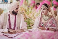 ক্রীড়া উপস্থাপকের সঙ্গে সাত পাকে বাঁধা পড়লেন জাসপ্রিত বুমরা