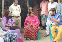 সেই বাদাম বিক্রেতা লতার লেখাপড়ার দায়িত্ব নিলেন আসাদুজ্জামান নূর সেই বাদাম বিক্রেতা লতার লেখাপড়ার দায়িত্ব নিলেন আসাদুজ্জামান নূর