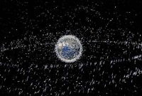 বর্জ্য নিয়ে মহাকাশে ইঁদুর বিড়াল খেলা