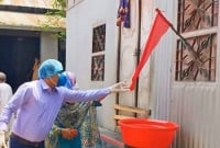 'যারা নতুন করে করোনা পজিটিভ হবেন তাদের বাড়িতে লাল পতাকা উড়াতে হবে'