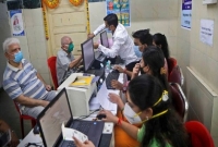 করোনার টিকা নিলে পাওয়া যাবে স্বর্ণালঙ্কার ও ব্লেন্ডার