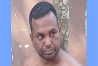 কুপ্রস্তাবে রাজি না হওয়ায় ছাত্রের মা-বোনকে কোপালেন কলেজশিক্ষক