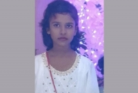 এ ঘটনায় ওই শিক্ষার্থীর পরিবার ও আশপাশের এলাকায় শোকের ছায়া নেমে আসে