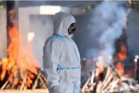 পরিস্থিতি খুব খারাপ  ভারতে, হু হু করে বাড়ছে মৃত্যুর সংখ্যা, শ্মশান, কবরস্থানে লাশ নিয়ে দীর্ঘ লাইন!