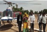 কন্যা সন্তান জন্ম দেওয়ায় ছেলের বউকে হেলিকপ্টারে বাড়ি আনলেন শ্বশুর