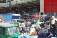 এ যেন লকডাউন ভাঙার প্রতিযোগিতায় নেমেছেন রাজধানীবাসী!