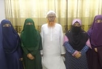 চার মেয়েকে কোরআনে হাফেজা বানালেন শামসুন্নাহার