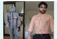  ঘামে ভিজছে শরীর, টানা ১৫ ঘণ্টা পিপিই পরে করোনা রোগীদের সেবা দিচ্ছেন চিকিৎসক!