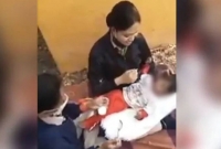 মৃত মায়ের পাশে দু'দিন ধরে পড়ে থাকল দেড় বছরের শিশু, করোনার ভয়ে কেউ এগিয়ে আসেনি