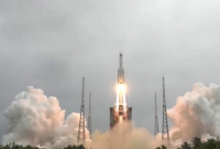 ভেঙে পৃথিবীর দিকে ছুটে আসছে চীনা রকেটের ১০০ ফুট লম্বা ভেতরের অংশ