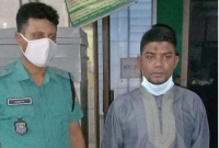 রোজাদার রিকশাচালককে মারধর, আটক বংশালের প্রভাবশালী সেই বাড়িওয়ালা  রোজাদার রিকশাচালককে মারধর, আটক বংশালের প্রভাবশালী সেই বাড়িওয়ালা