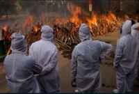 দিল্লিতে মৃত্যু মিছিল আর হাহাকার ছাড়া আর কিছু চোখে পড়ে না