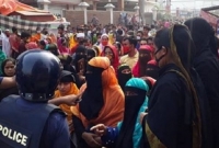 পোশাক শ্রমিকদের বিক্ষোভ-ভাঙচুর