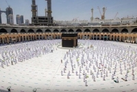 মুসলিম উম্মাহর গুনাহ মাফ চেয়ে মসজিদুল হারামে আল্লাহর কাছে দোয়া