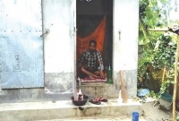 বাথরুমেই আইসোলেশনে করোনা আক্রান্ত যুবক