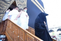 পবিত্র কাবা ঘরে প্রবেশ করলেন ইমরান খান ও তার স্ত্রী