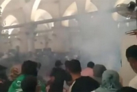 এবার কদরের রাতে আল-আকসা মসজিদের ভেতরে হামলা চালাল ইসরায়েলি বাহিনী