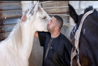 ইসরায়েলি হামলায় আহত প্রাণীদের সেবা করছে ফিলিস্তিনিরা