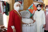 অসহায় ফিলিস্তিনি শিশুদের সাহায্যে তহবিল গঠনে বাজারে তুর্কি ফার্স্ট লেডি আমিনা এরদোগান