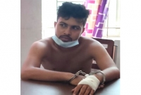  থানার ভেতরে ঢুকে পুলিশের ওপর হামলা চেষ্টার ঘটনায় যুবক গ্রেফতার