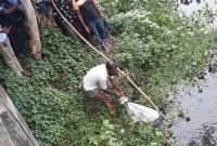লাশ ভেবে পানি থেকে বস্তা তুলে হতবাক পুলিশ!