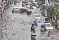 ভারী বর্ষণে পানির নিচে ঢাকার রাস্তা!