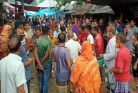 কঠোর লকডাউনকে কে'ন্দ্র করে দুই পক্ষের সং'ঘ'র্ষ! ভা'ঙ'চু'র