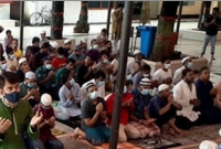 জুম্মার নামাজ শেষে সিলেটে মুসল্লিদের কান্না