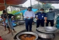 কঠোর লকডাউনে আয়োজিত বিয়ের খাবার এতিম শিশুদের মাঝে বিতরণ করলেন ভ্রাম্যমাণ আদালত