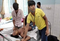 হঠাৎ সাভারের পোশাক কারখানায় ১৫ শ্রমিক অসুস্থ