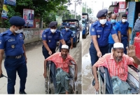 ওসির কথা শুনে প্রতিবন্ধী লোকটি আনন্দে হাওমাউ করে কেঁদে দিলেন 