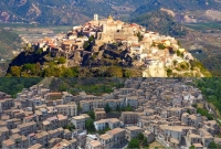 অবিশ্বাস্য সুবিধা, যে দেশে গ্রামে বাস করলেই দেয়া হচ্ছে ২৮ লাখ টাকা!