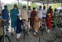 আমি সাইকেল পেয়ে খুবই খুশি, আর কখনোই নামাজ ছাড়ব না: শিশু মাসুম