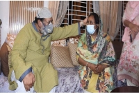 মেয়র আইভীর মা আর নেই, বাসায় গিয়ে মাথায় হাত বুলিয়ে সমবেদনা জানালেন এমপি সেলিম ওসমান