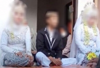 বিয়েতে হঠাৎই হাজির ‘প্রাক্তন প্রেমিকা’, একসঙ্গে ২ প্রেমিকাকে স্ত্রী করে বিপাকে যুবক!