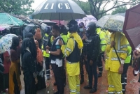 সংঘর্ষ থামাতে গিয়ে ১২ পুলিশ সদস্য আহত সংঘর্ষ থামাতে গিয়ে ১২ পুলিশ সদস্য আহত