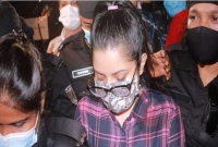   মদের বোতল পরীমনির ড্রইং রুম, বেড রুম এমনকী বাথরুমেও রাখা ছিল