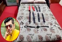 প্রযোজক রাজের কার্যালয় থেকে ‘বিশেষ বিছানা’ উদ্ধার